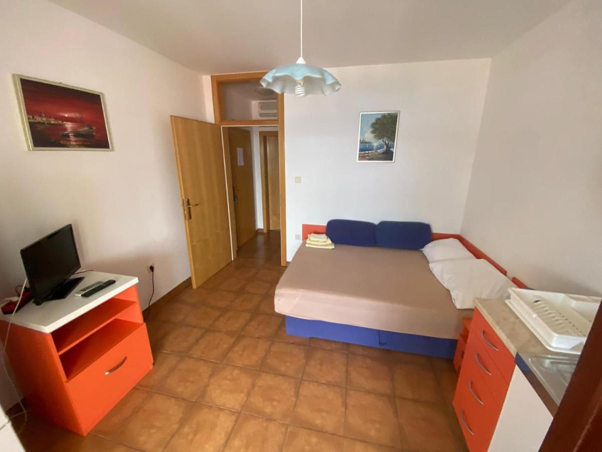 Apartments Viktor ロゴズニッツァ エクステリア 写真