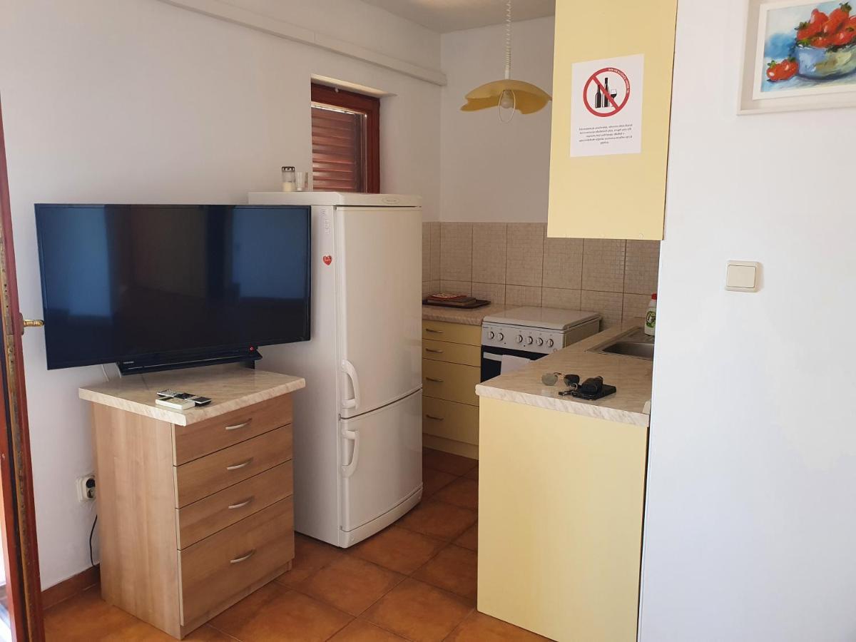 Apartments Viktor ロゴズニッツァ エクステリア 写真