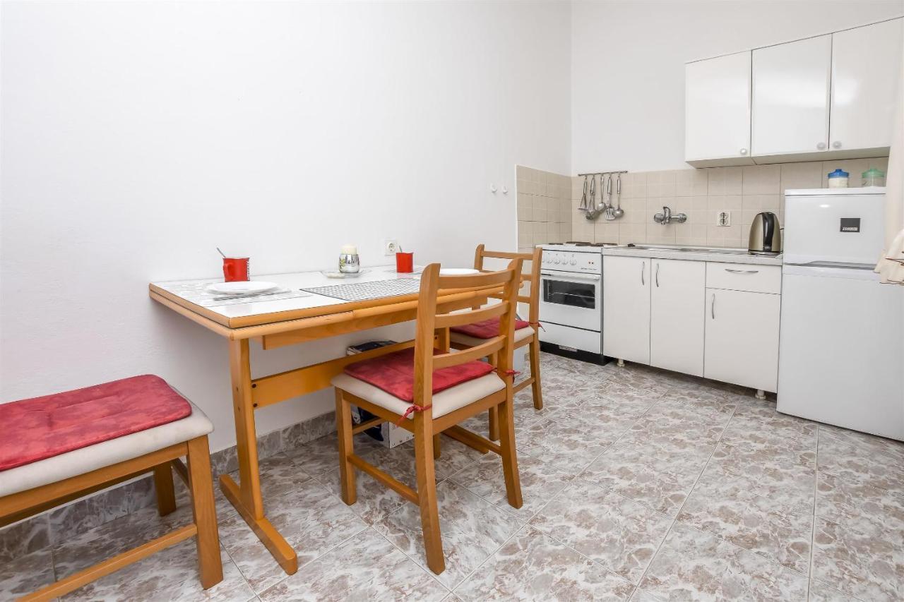 Apartments Viktor ロゴズニッツァ エクステリア 写真