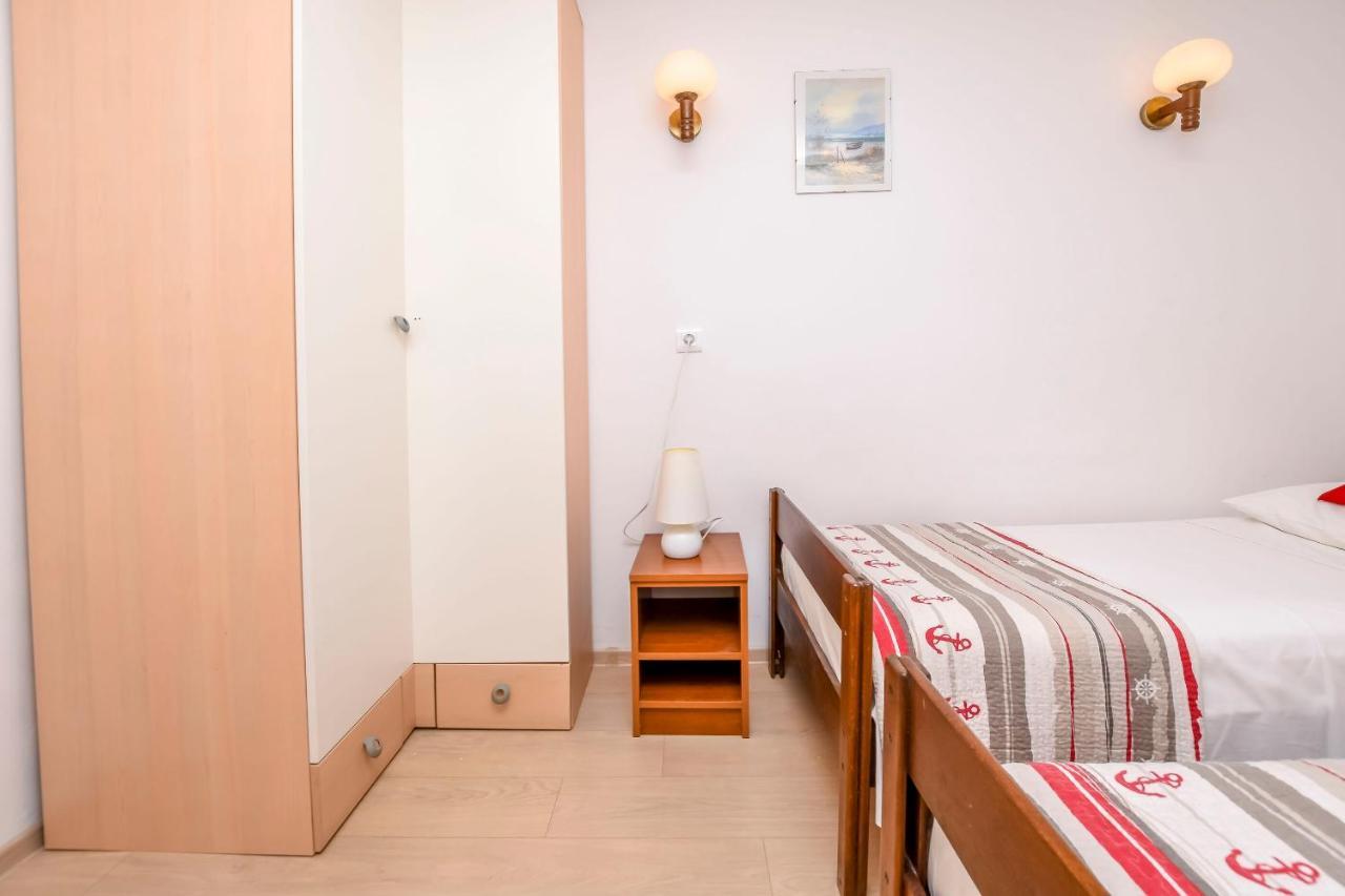 Apartments Viktor ロゴズニッツァ エクステリア 写真